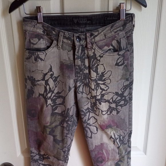 Jeans - Picture 1 of 2